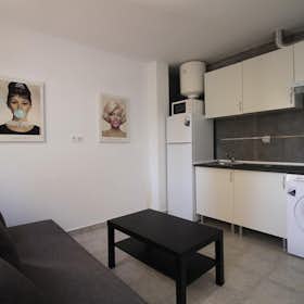 Studio for rent for €880 per month in Madrid, Travesía de la Huerta del Obispo