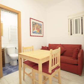 Apartment for rent for €900 per month in Madrid, Calle del Tesoro