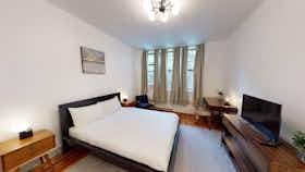 Studio for rent for €2,271 per month in New York City, E 90th St