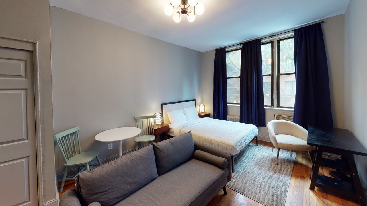 Monolocale in affitto a $4,415 al mese a New York City, E 90th St