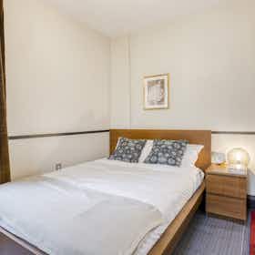 私人房间 正在以 €1,108 的月租出租，其位于 Washington, D.C., Girard St NW