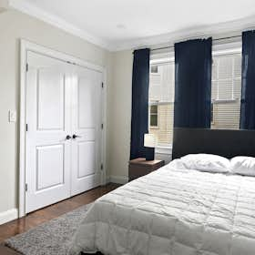 Privé kamer te huur voor $1,519 per maand in Brookline, Washington St