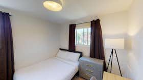 私人房间 正在以 $2,170 的月租出租，其位于 Washington, D.C., Ingraham St NE