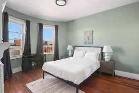 Отдельная комната сдается в аренду за $1,175 в месяц в Cambridge, Linden St
