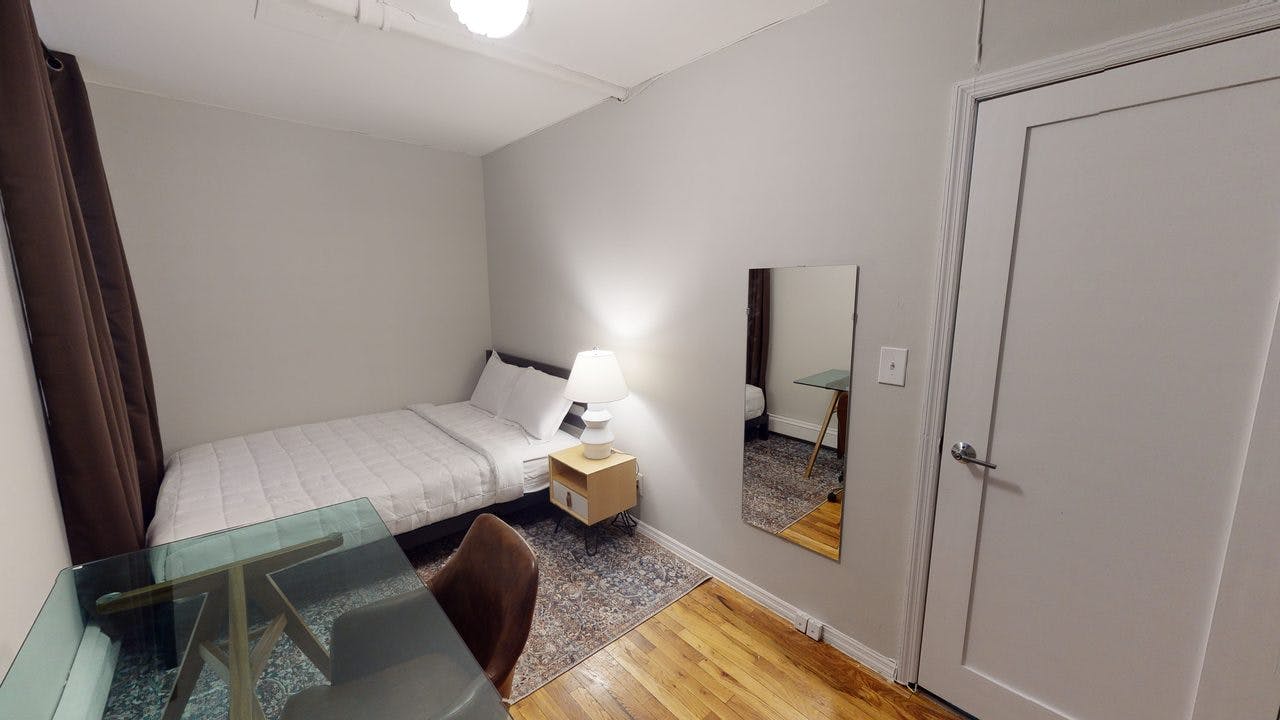 WG-Zimmer zu mieten für 1.785 € pro Monat in Verona, Claremont Ave