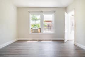 Отдельная комната сдается в аренду за $1,248 в месяц в Dallas, Victor St