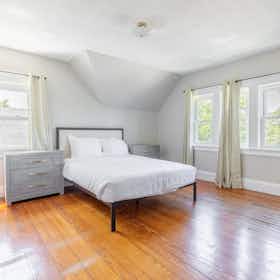 Отдельная комната сдается в аренду за $1,643 в месяц в Brighton, Wallingford Rd