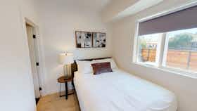 Privé kamer te huur voor $1,270 per maand in Los Angeles, S New England St