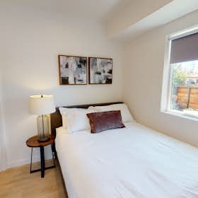 Privé kamer te huur voor $1,271 per maand in Los Angeles, S New England St