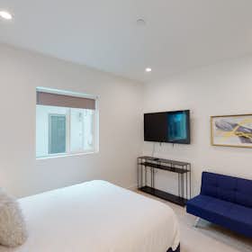Privé kamer for rent for $1,860 per month in Los Angeles, S New England St
