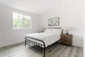 Отдельная комната сдается в аренду за 686 € в месяц в North Hollywood, Auckland Ave