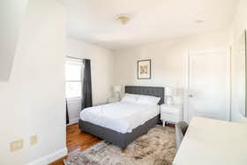 Отдельная комната сдается в аренду за $1,000 в месяц в Brighton, Montcalm Ave