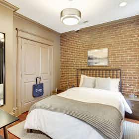 私人房间 正在以 $1,282 的月租出租，其位于 Washington, D.C., 9th St NE
