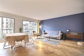 Apartment for rent for €3,135 per month in Paris, Rue de la Folie-Regnault