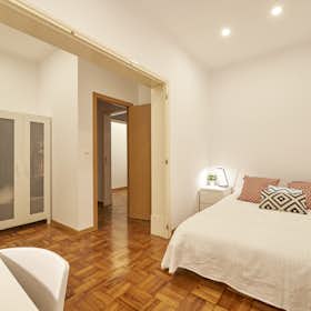 Private room for rent for €550 per month in Lisbon, Avenida Almirante Reis