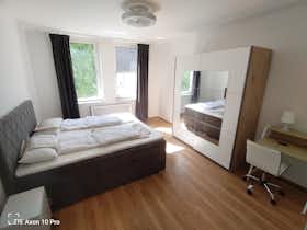 Mieszkanie do wynajęcia za 1600 € miesięcznie w mieście Essen, Gervinusstraße