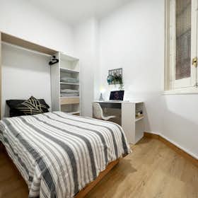 Private room for rent for €525 per month in Madrid, Calle de Tribulete