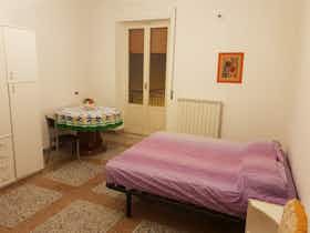 Gedeelde kamer te huur voor € 130 per maand in Foggia, Via S. Ten. Romolo Nuzziello
