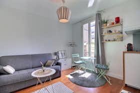 Studio for rent for €1,320 per month in Paris, Villa Saint-Michel