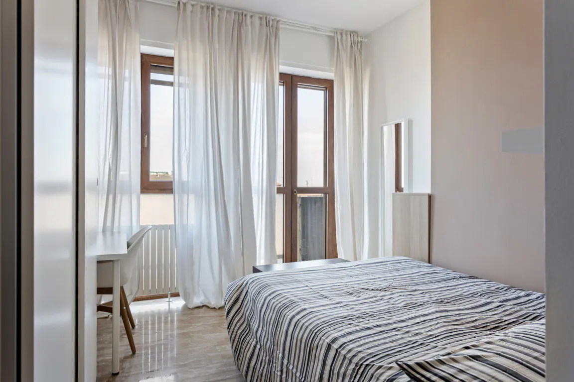 Private room in Via Ronchi, Milan (1387186) ROOM