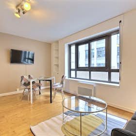 Apartment for rent for €1,561 per month in Paris, Rue de Sofia