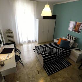 Private room for rent for €470 per month in Brescia, Via Bligny
