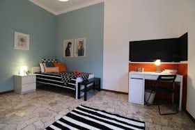 Pokój prywatny do wynajęcia za 470 € miesięcznie w mieście Brescia, Via Gian Battista Cipani