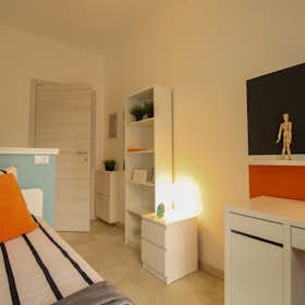 Pokój prywatny do wynajęcia za 470 € miesięcznie w mieście Brescia, Via Bligny
