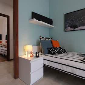 Отдельная комната сдается в аренду за 470 € в месяц в Brescia, Via Bligny