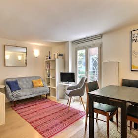 Apartment for rent for €1,592 per month in Paris, Rue André Antoine