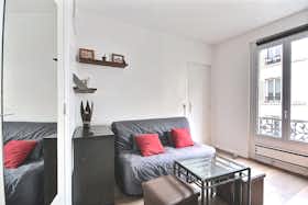 公寓 正在以 €1,419 的月租出租，其位于 Paris, Rue Davy