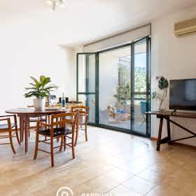 Apartment for rent for €1,653 per month in Cagliari, Via Isola Levanzo