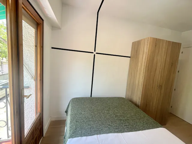 Private room in Calle del Petirrojo, Madrid (1395765) room image 2