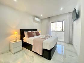 Mieszkanie do wynajęcia za 915 € miesięcznie w mieście Albufeira, Rua do Estádio