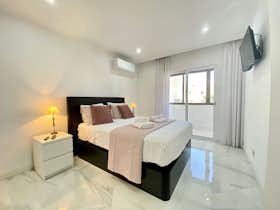 Apartment for rent for €915 per month in Albufeira, Rua do Estádio