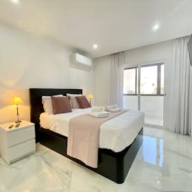 Apartment for rent for €915 per month in Albufeira, Rua do Estádio