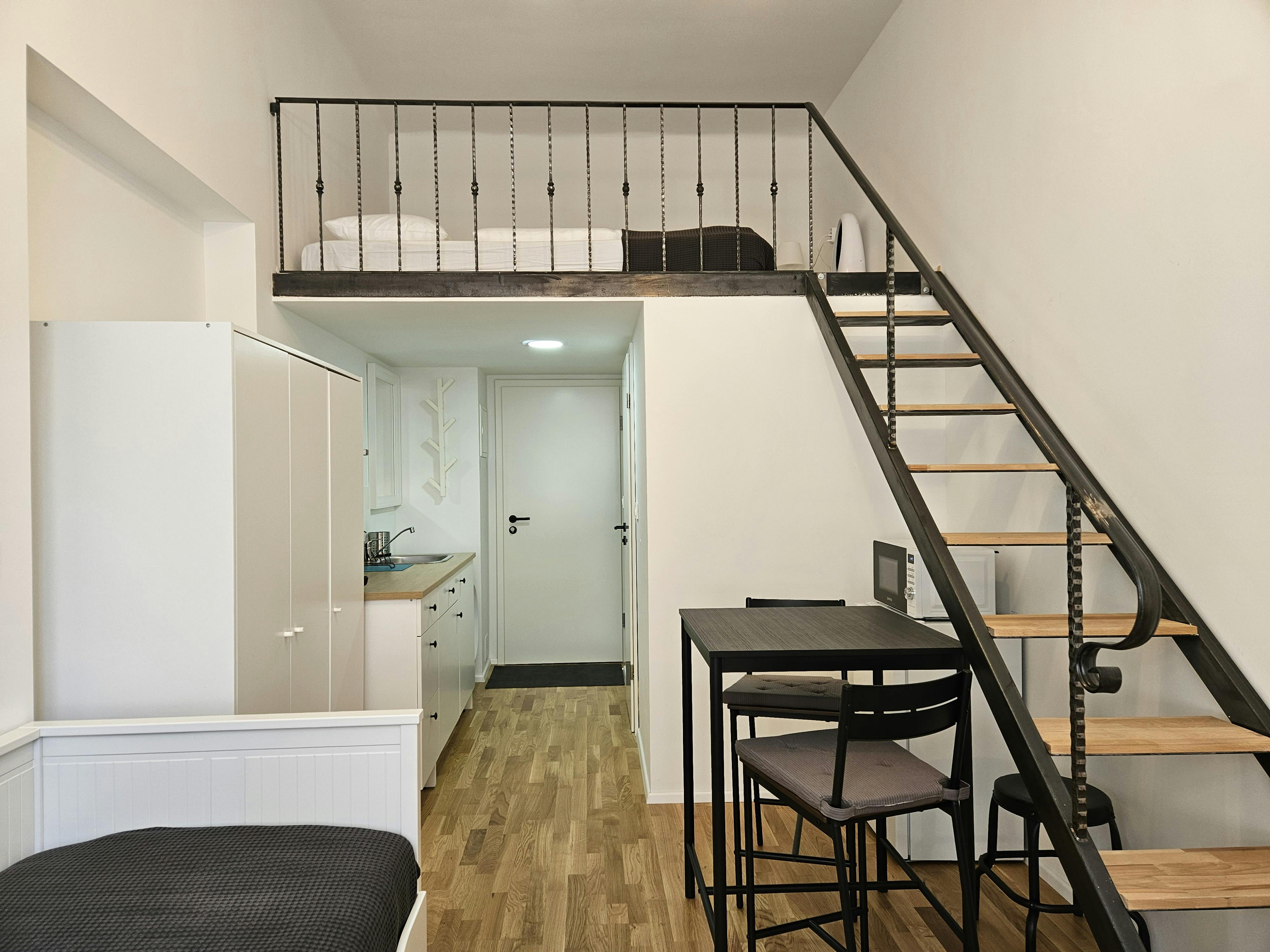 Studio for rent for €850 per month in Ljubljana, Gosposvetska cesta