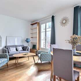 Lägenhet att hyra för 1 590 € i månaden i Paris, Rue de Domrémy