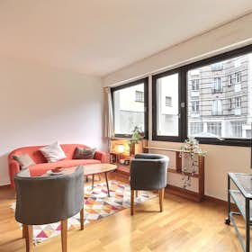 Apartment for rent for €1,696 per month in Paris, Rue du Faubourg Poissonnière