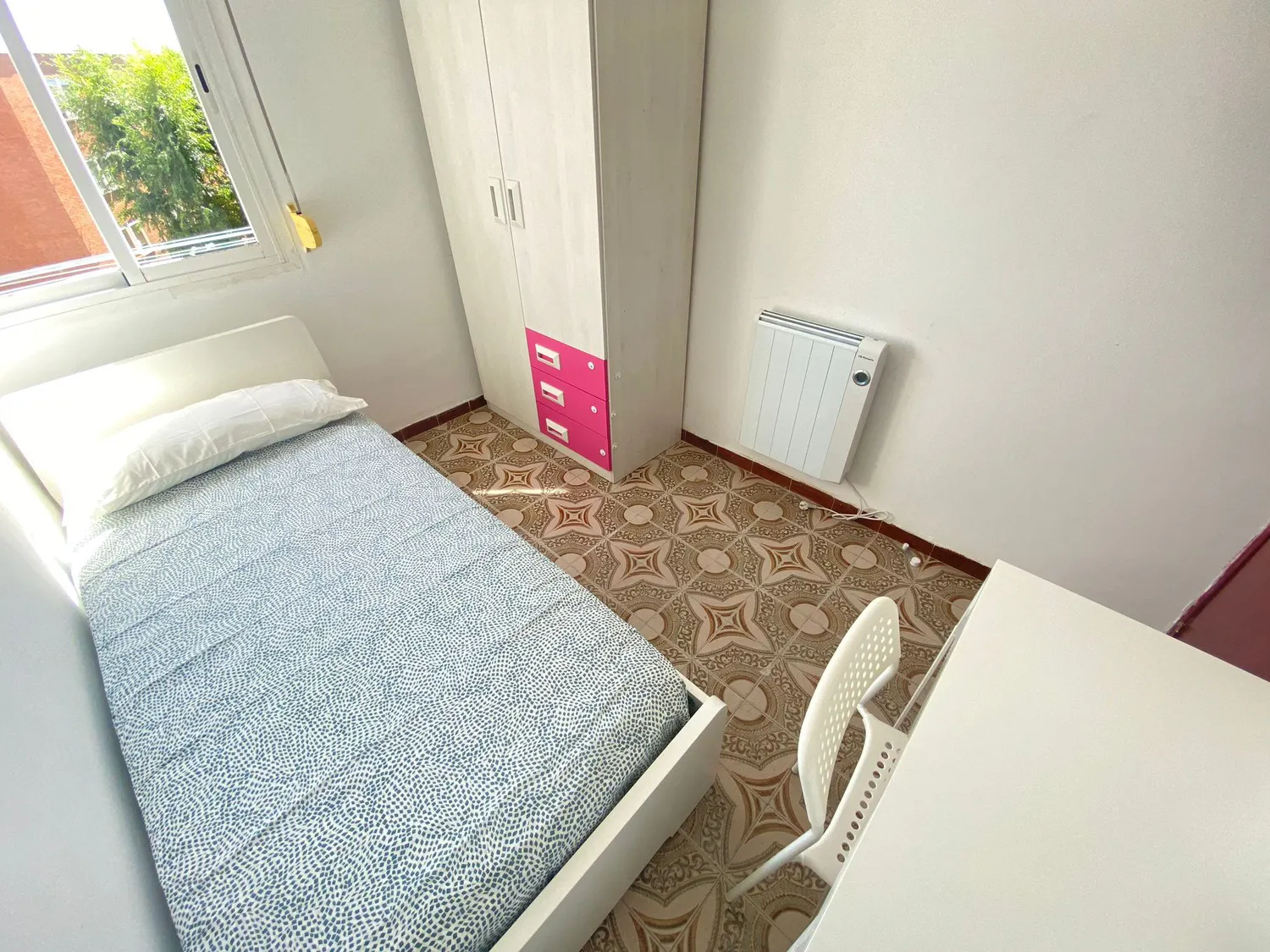 Private room in Calle de Alcocer, Madrid (1396747) ROOM 1