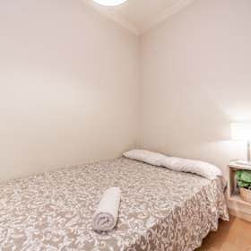 Private room for rent for €678 per month in Barcelona, Carrer de la Indústria