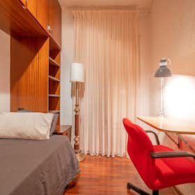 Private room for rent for €569 per month in Barcelona, Carrer de Padilla