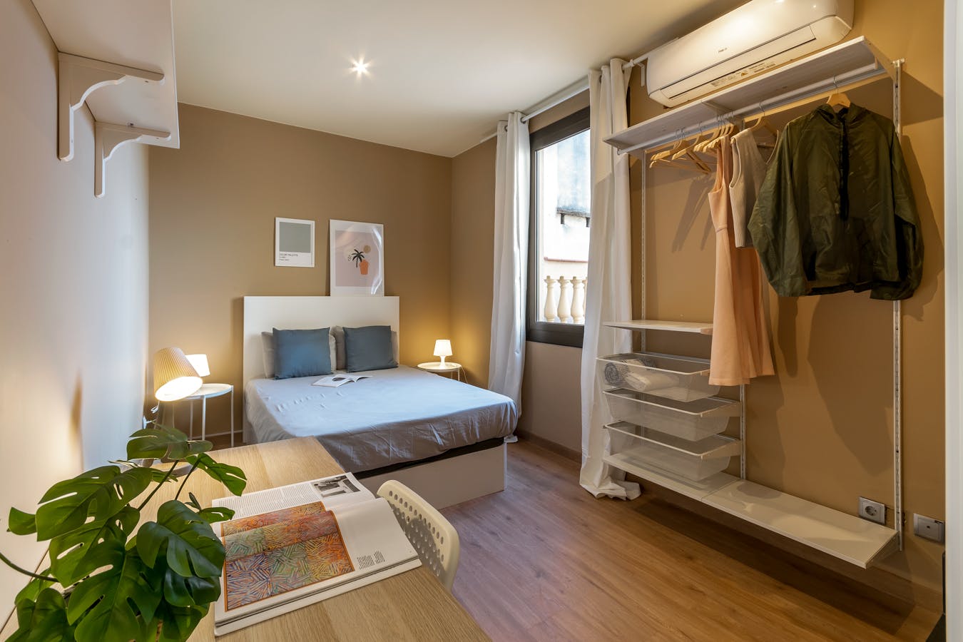 Ronda de la Universitat, Barcelona preview