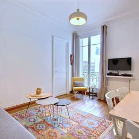 Apartamento for rent for 1590 € per month in Paris, Rue Fauvet