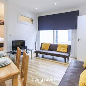 Appartement à louer pour 2 300 £GB/mois à London, Saint James's Road