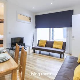 Apartamento para alugar por £ 2.300 por mês em London, Saint James's Road