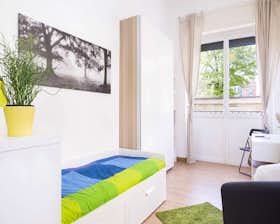 Private room for rent for €680 per month in Milan, Via Legnone