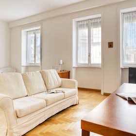 Apartment for rent for €2,531 per month in Milan, Via Carlo Giuseppe Merlo