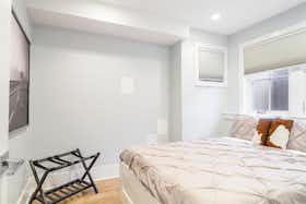 Отдельная комната сдается в аренду за $1,130 в месяц в Washington, D.C., M St NW