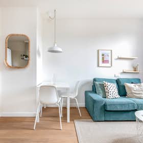 Apartment for rent for €1,600 per month in Barcelona, Carrer de Sant Bertran